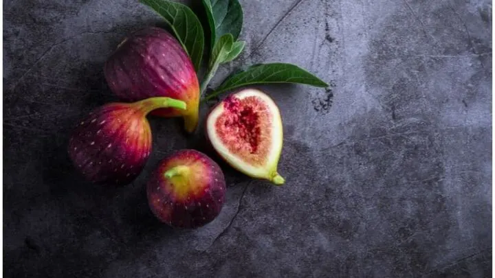 Figs vs Prunes – Which Fruits Have A Better Nutritional Profile For Constipation