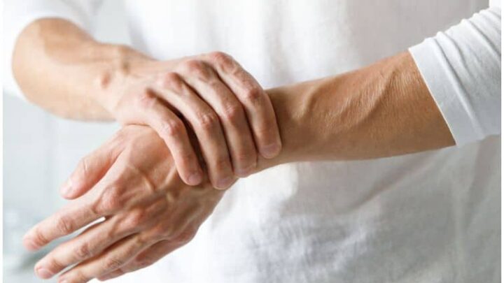 Meloxicam vs Aleve (Naproxen) For Rheumatoid Arthritis – Uses & Differences