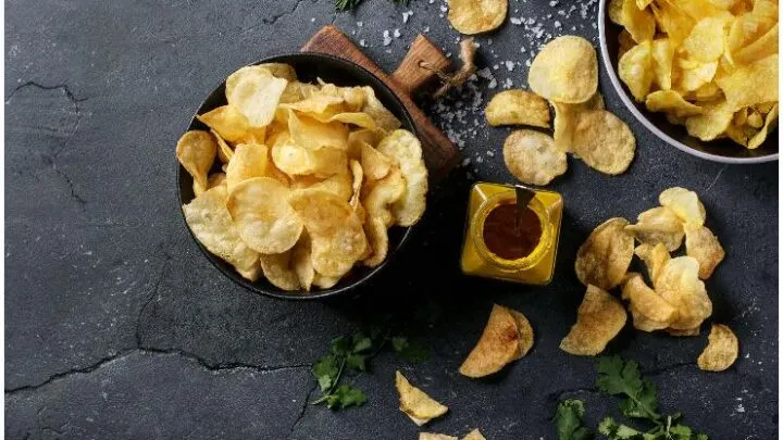 Lay’s Stax vs Pringles - Comparison
