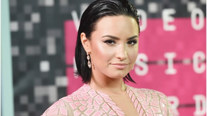 26 Famous People With Mental Illness (Demi Lovato?)