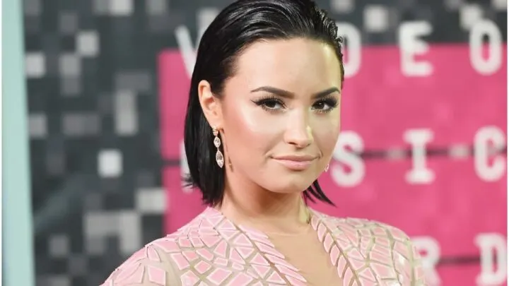 26 Famous People With Mental Illness (Demi Lovato)