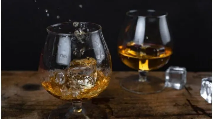Jim Beam vs Jack Daniel's – Comparison Of Taste, Notes, Differences